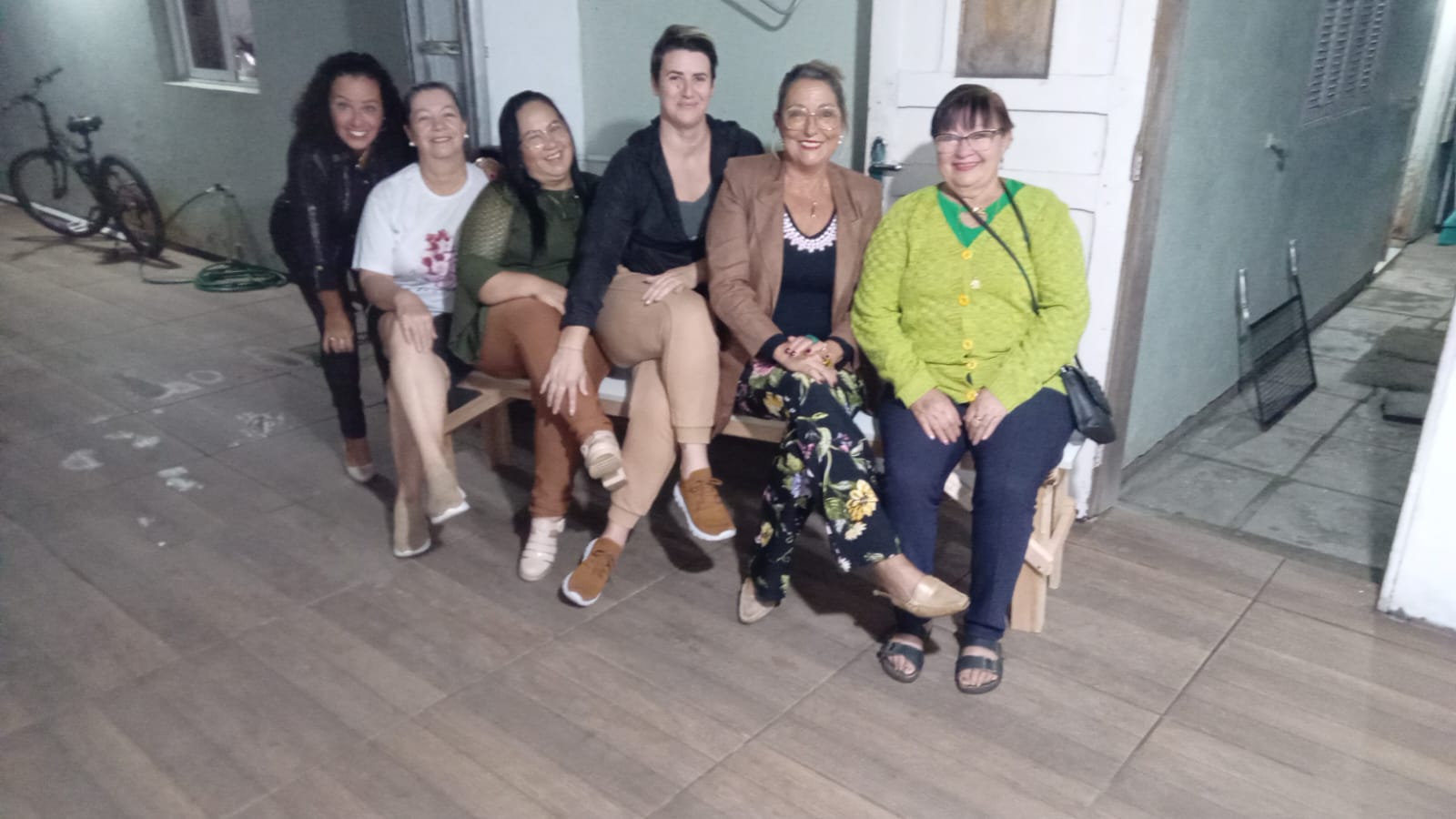 Joselita e colegas.jpeg